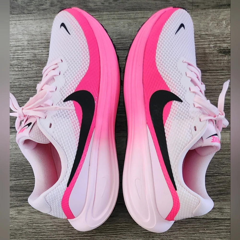 **LIKE NEW** Nike Revolution 8 Sz 9 Pink Foam Hyper Pink Running Walking Shoe - Picture 7 of 11